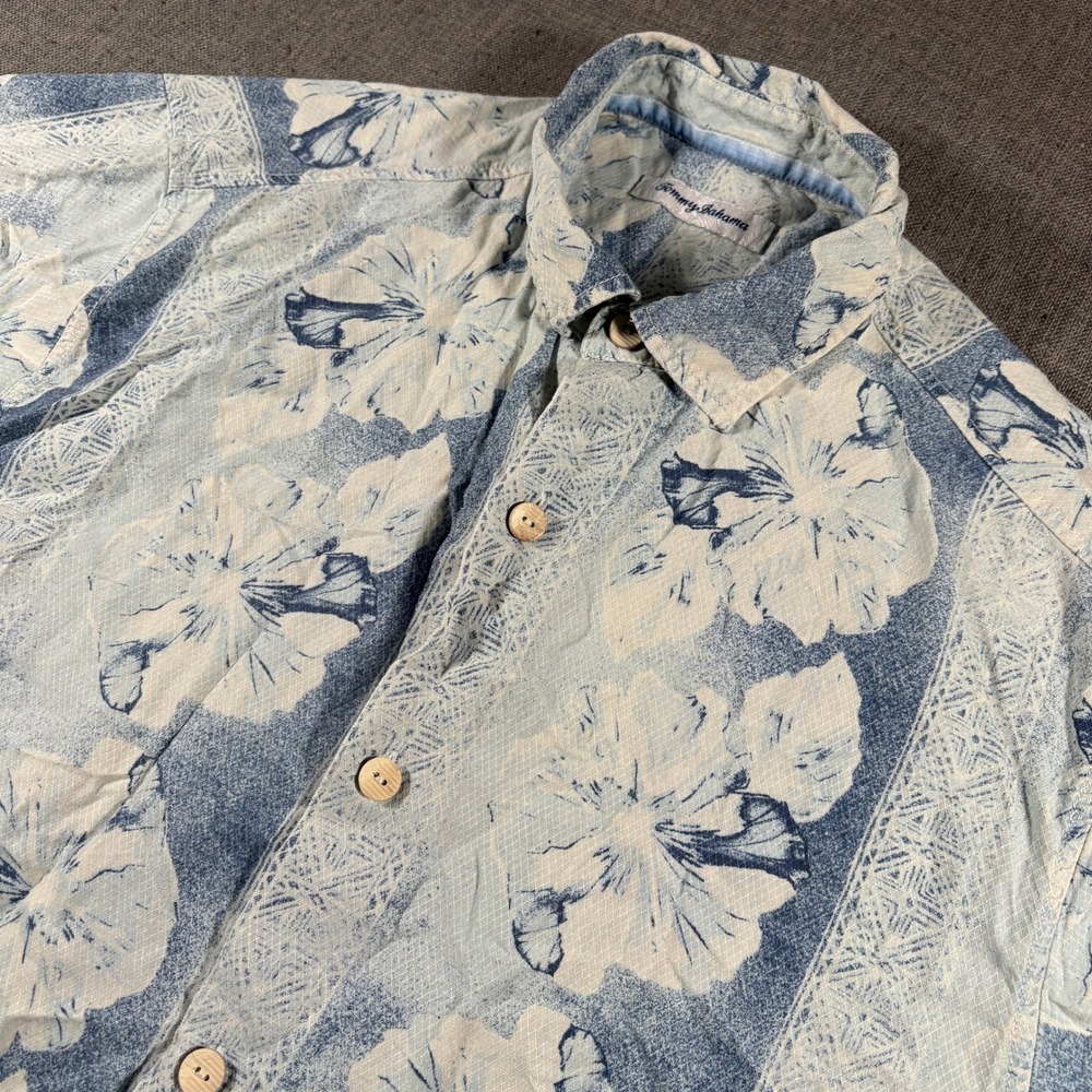 Tommy Bahama Button Down Mens M Blue Floral Hibiscus Silk Short Sleeve Shirt